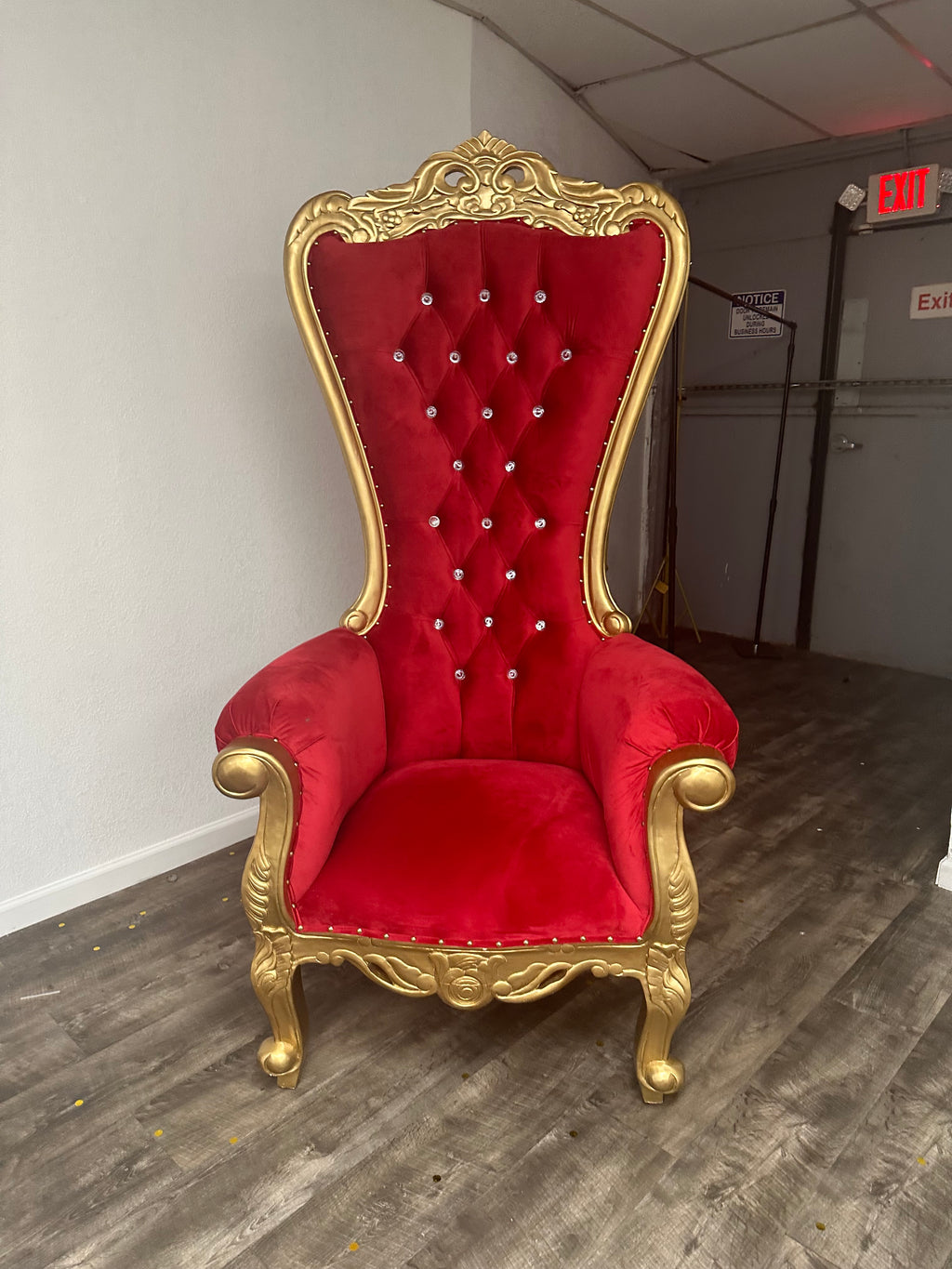 Throne chairs